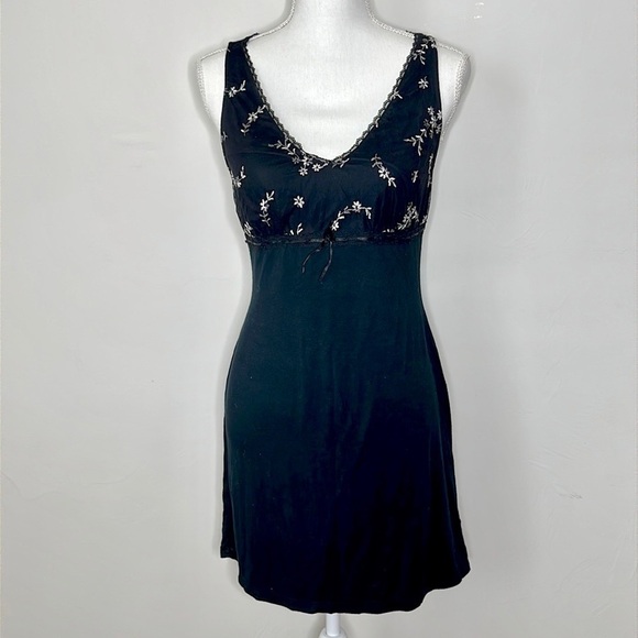 Floral Embroidered Slip Dress Nightgown - Picture 2 of 7